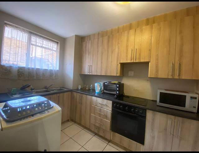 2 BEDROOM APARTMENT FOR SALE IN VANDERBIJLPARK CW 3